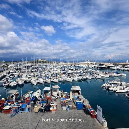 Old Town With Ac 320m From