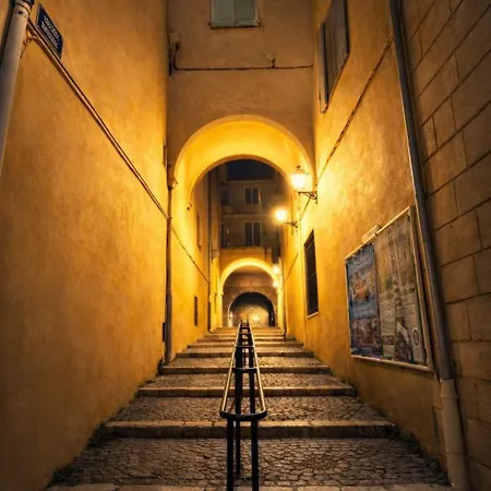 Old Town With Ac 320m From