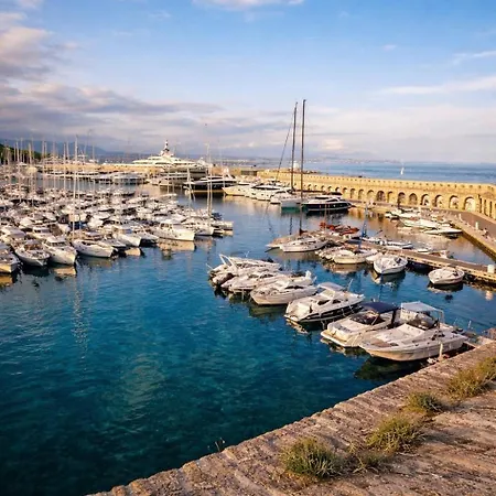 Apartament Old Town With Ac 320m From Antibes