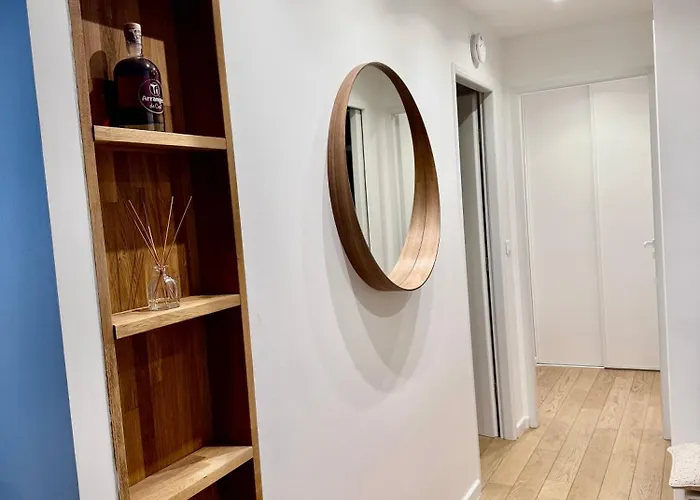 Old Town With Ac 320m From Антиб