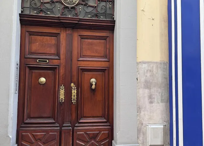 Old Town With Ac 320m From Апартаменты Антиб