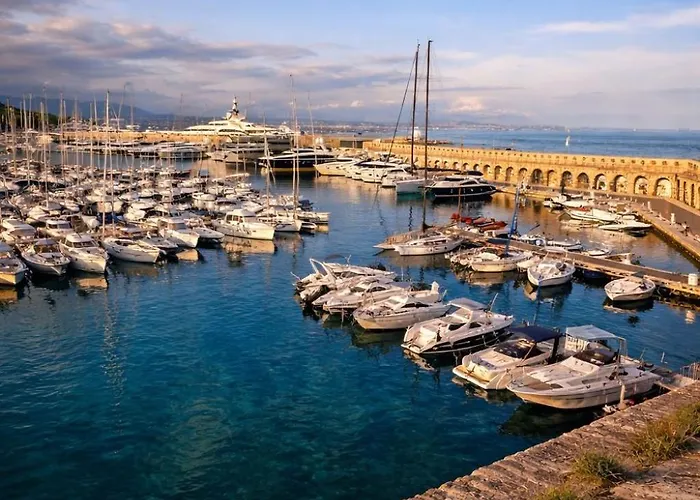 Old Town With Ac 320m From Antibes