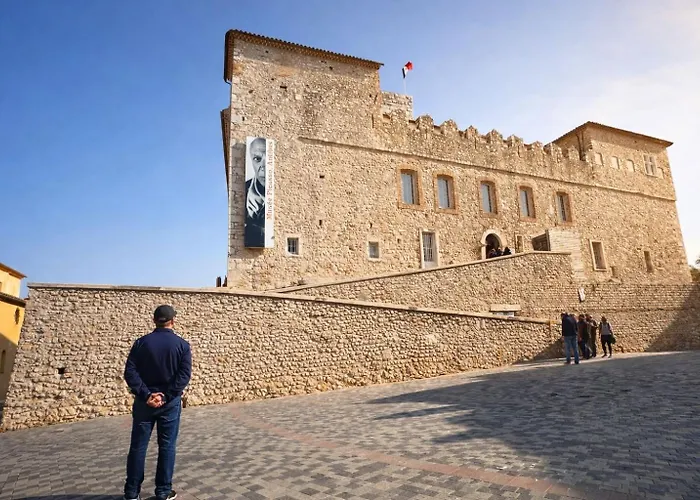 Old Town With Ac 320m From Apartman Antibes